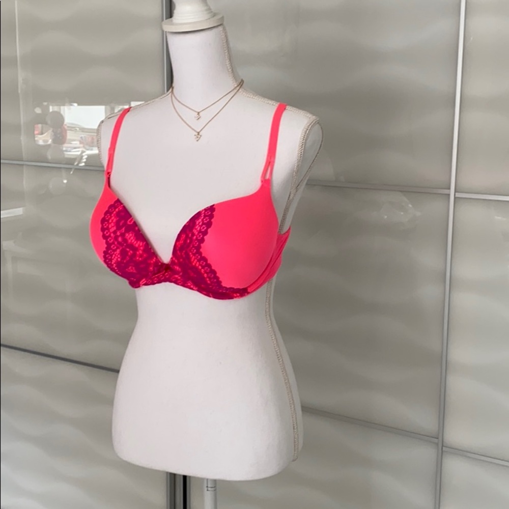 2/$30💕Victoria Secret Miraculous plunge Bra 34D💕